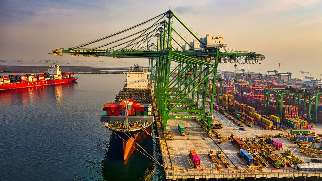 Exportaciones sostienen la actividad económica de México: CEESP