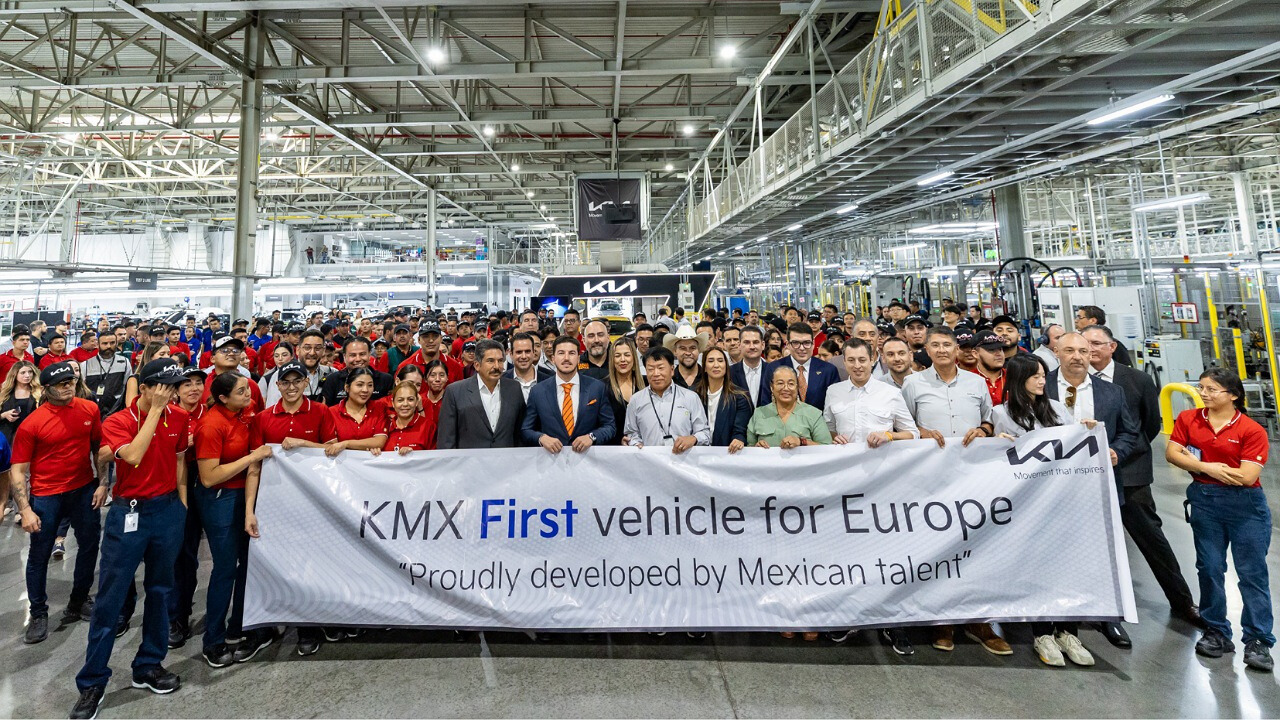 KIA inicia exportación a Europa del K4 Hatchback 100% hecho en México