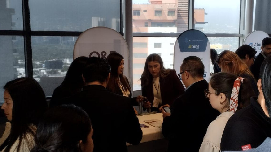 Con más de 10 años de experiencia, la firma se ha consolidado como referente en asesoría integral para el sector manufacturero.