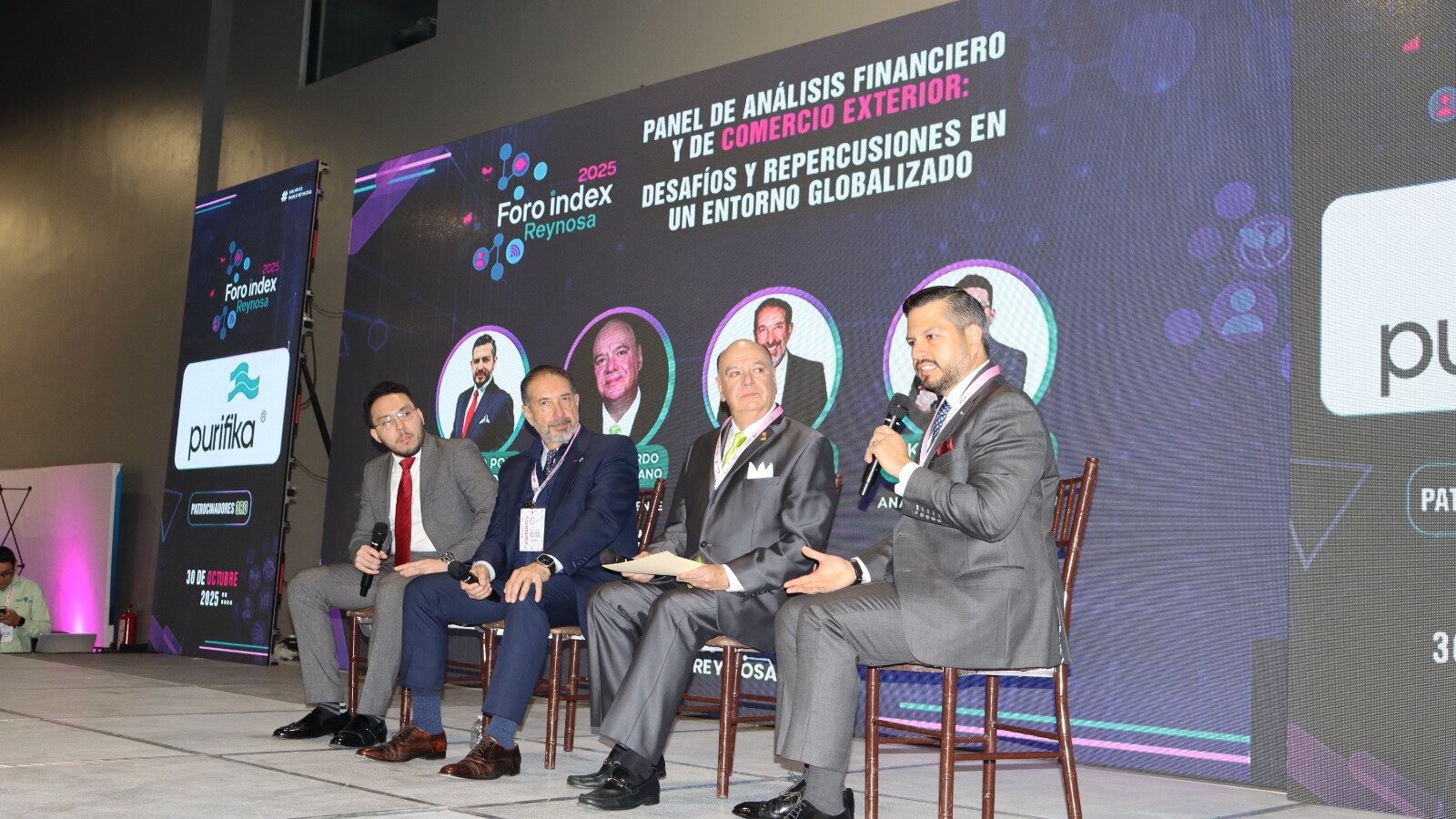 Panel de Análisis Financiero y Comercio Exterior.