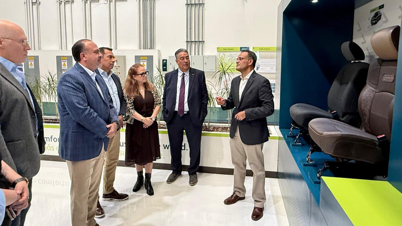 Procesos de producción de Adient Lerma conocidos por empresarios de México y Estados Unidos.