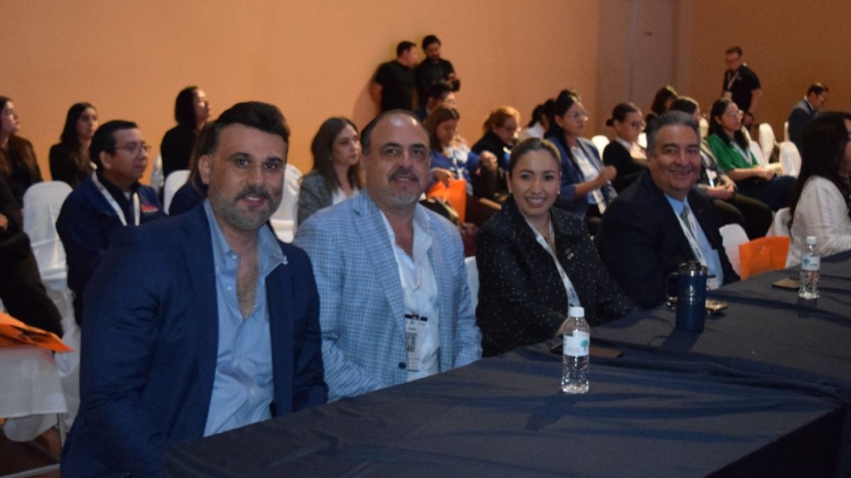 Felipe G. Romero, gerente de Mercadotecnia de Port Laredo; Sergio Gracia Badiola, presidente de Mexico Industry Media Group; Alma Saldaña, subdirectora de Desarrollo Económico en COSTEP; y Adam González, CEO de COSTEP.