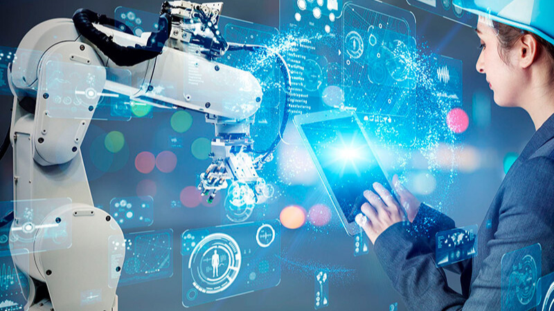 La industria 4.0 no solo se trata de máquinas inteligentes, sino de personas capaces de trabajar con ellas.