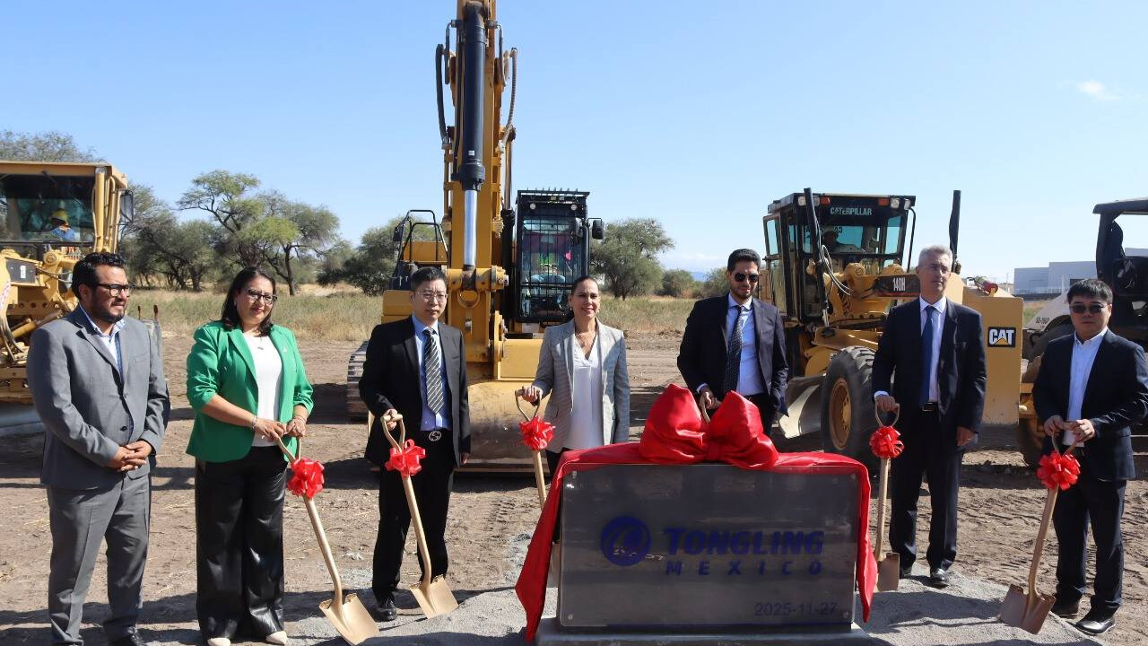 La empresa Tongling colocó la primera piedra de su nueva planta en Irapuato.