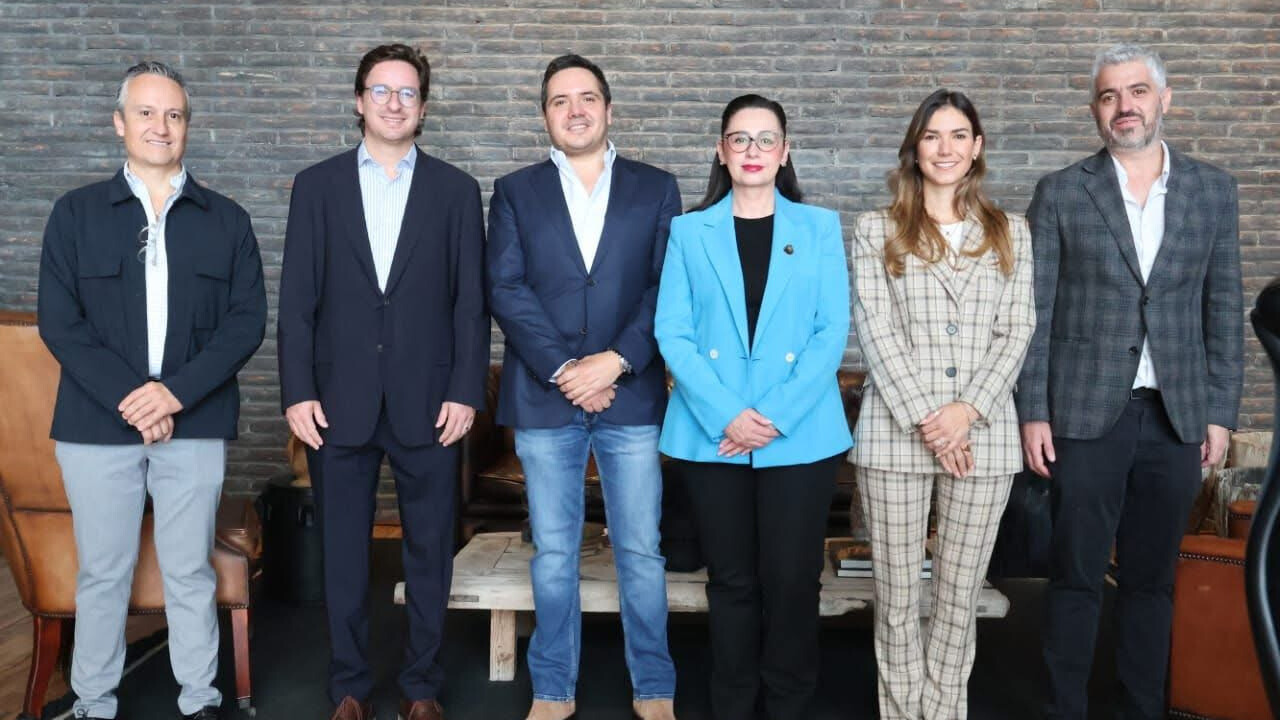 Bioflex ha consolidado una trayectoria vinculada a soluciones especializadas para la industria alimentaria, farmacéutica y de consumo, con procesos productivos orientados a eficiencia, sostenibilidad y confiabilidad.