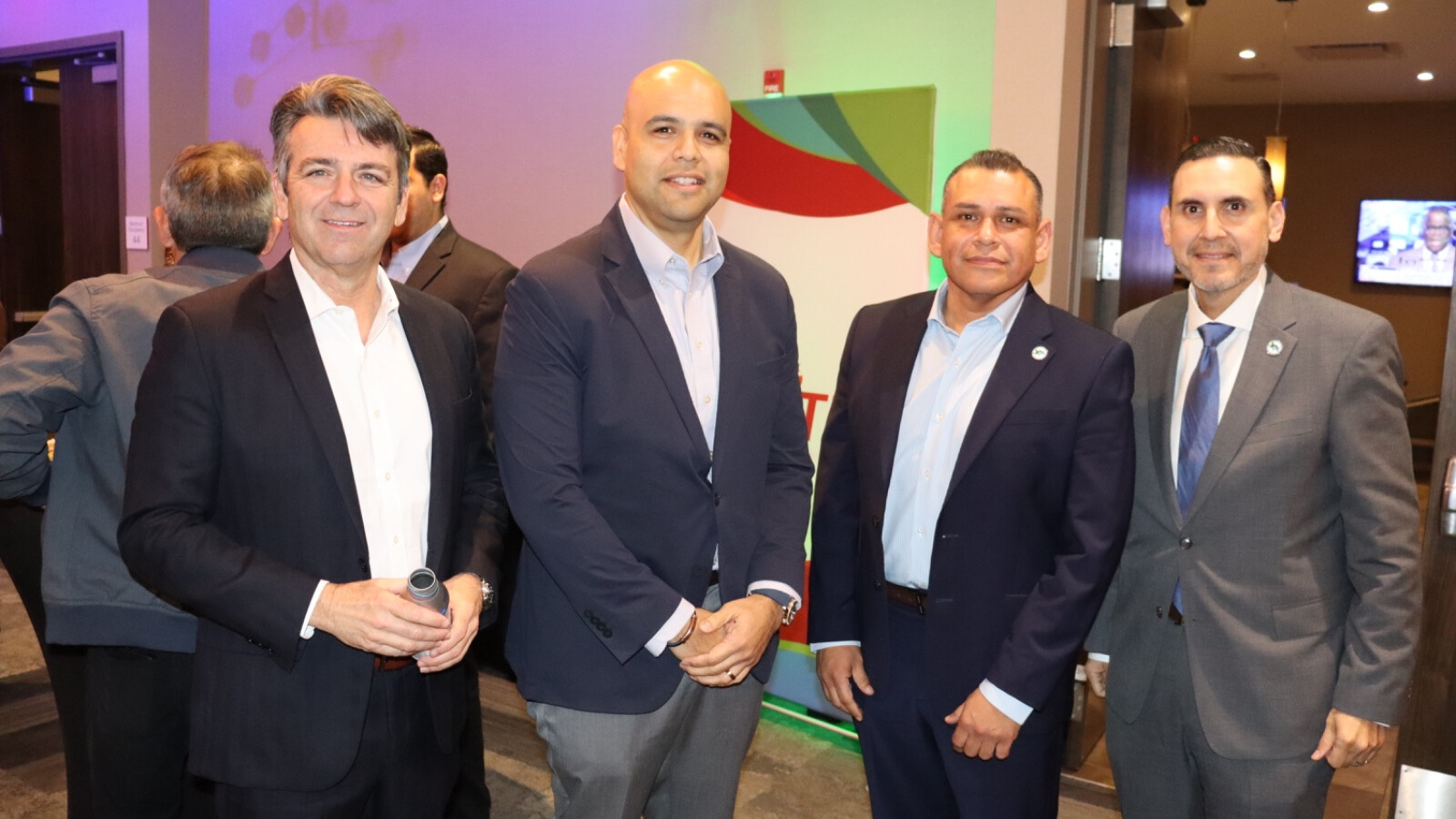Carlos Telles de CBRE McAllen; Josh Vazquez de McAllen EDC y Ralph García de McAllen EDC.