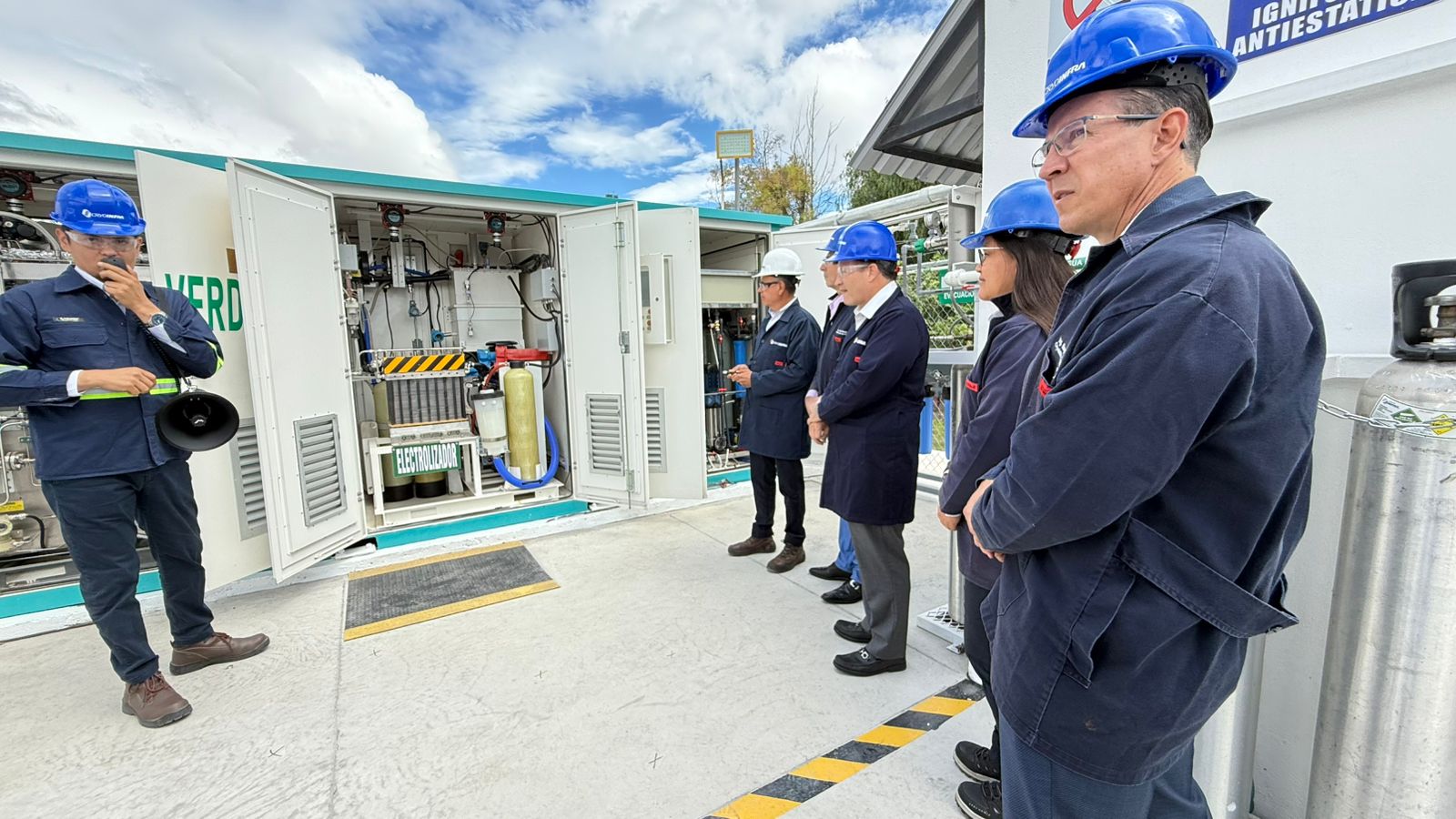 Grupo INFRA inauguró en Querétaro su primera planta de hidrógeno verde en México, una inversión de 100 mdp que impulsa la transición energética y la descarbonización industrial.