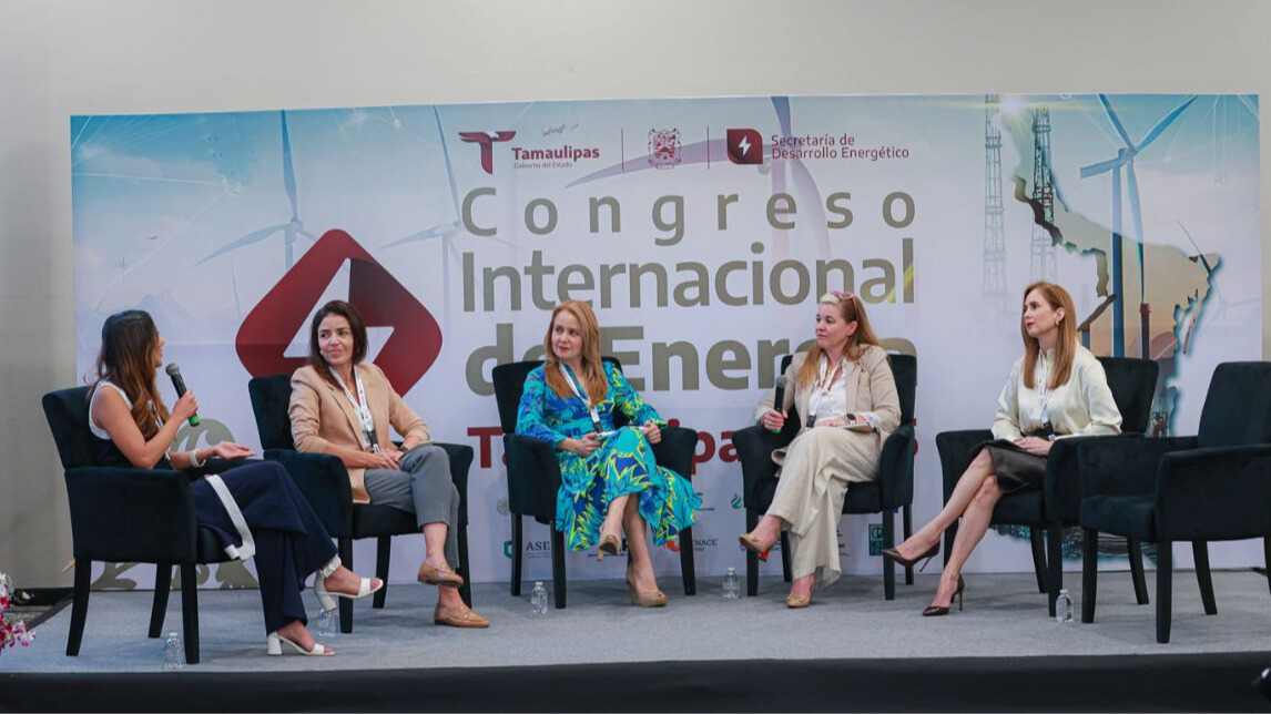Zelina Fernández, directora general de Index Nuevo León, participó en el panel “Mujeres en energía” durante el Congreso Internacional de Energía en Tamaulipas.