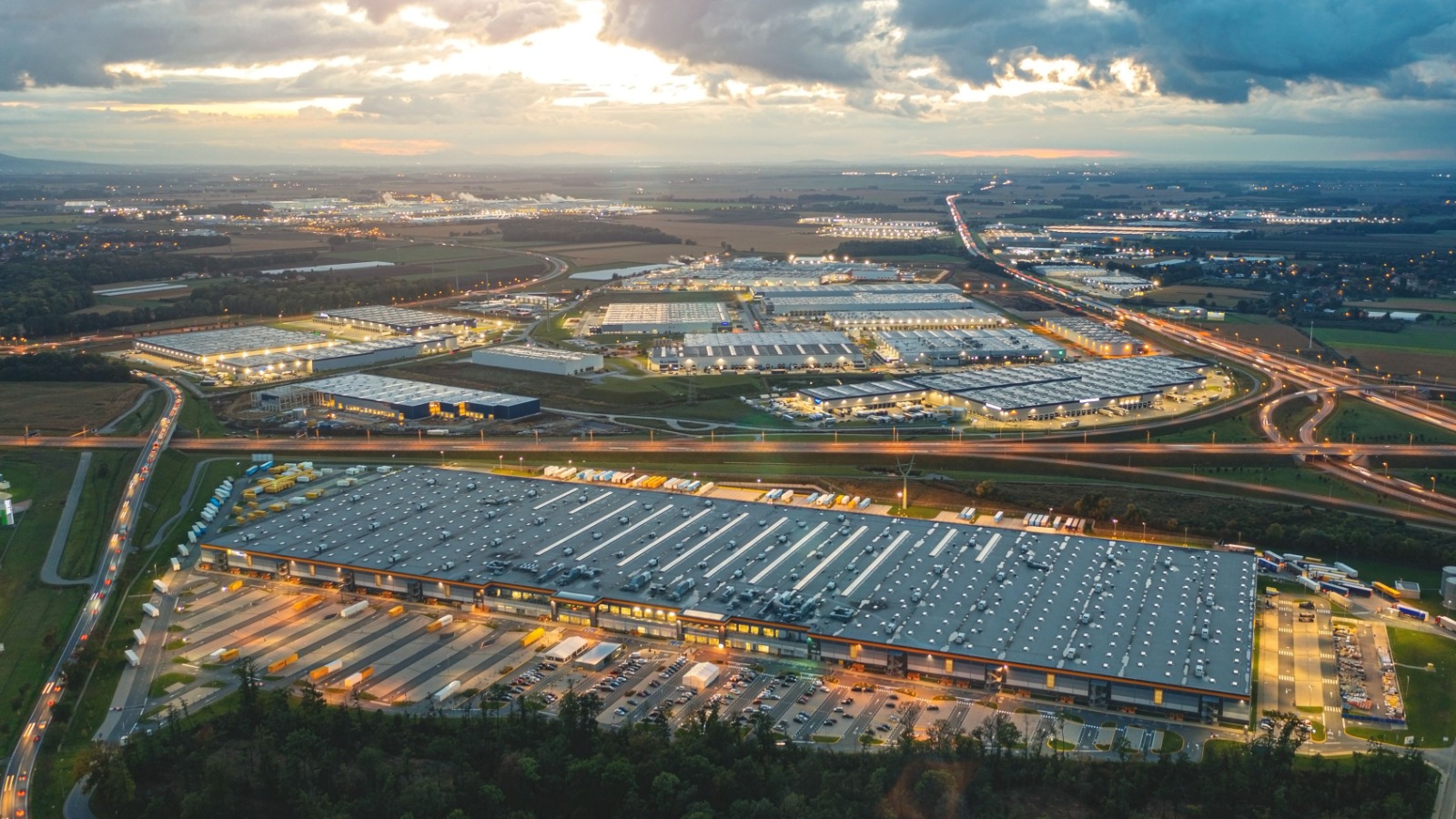 Boom inmobiliario industrial en la CDMX: absorción histórica e inversión extranjera sostienen la expansión en 2026