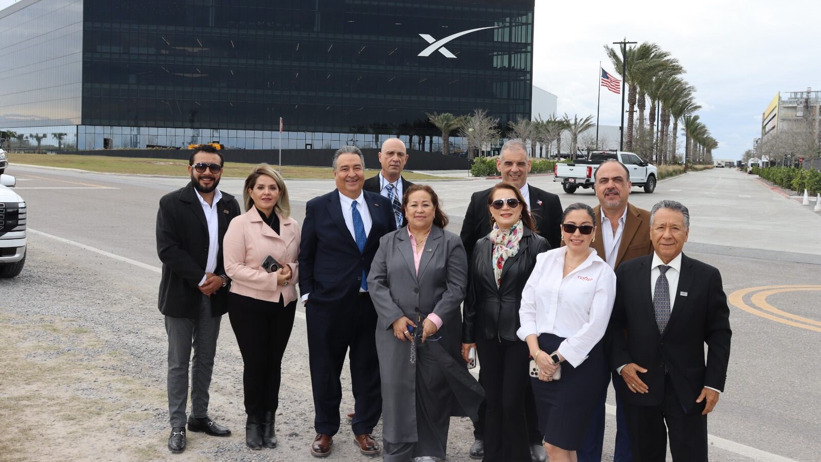 Como parte del “Tour” organizado por COSTEP, visitaron las instalaciones de Space X.