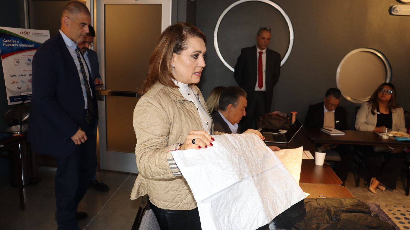 Carolina Ponce, Vicepresidenta de GIRAA compartió parte del trabajo que realiza en su empresa textil.