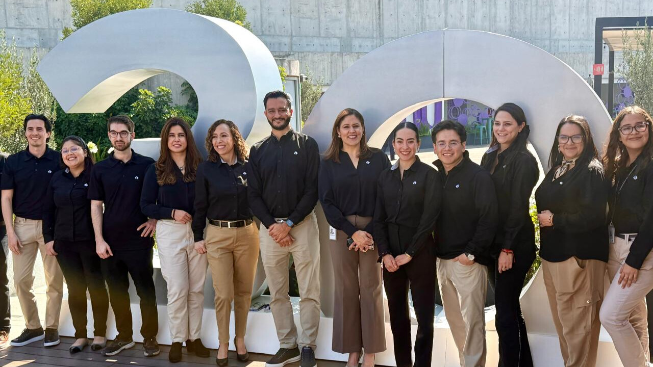 International celebra 30 años en México y consolida su estrategia para el autotransporte