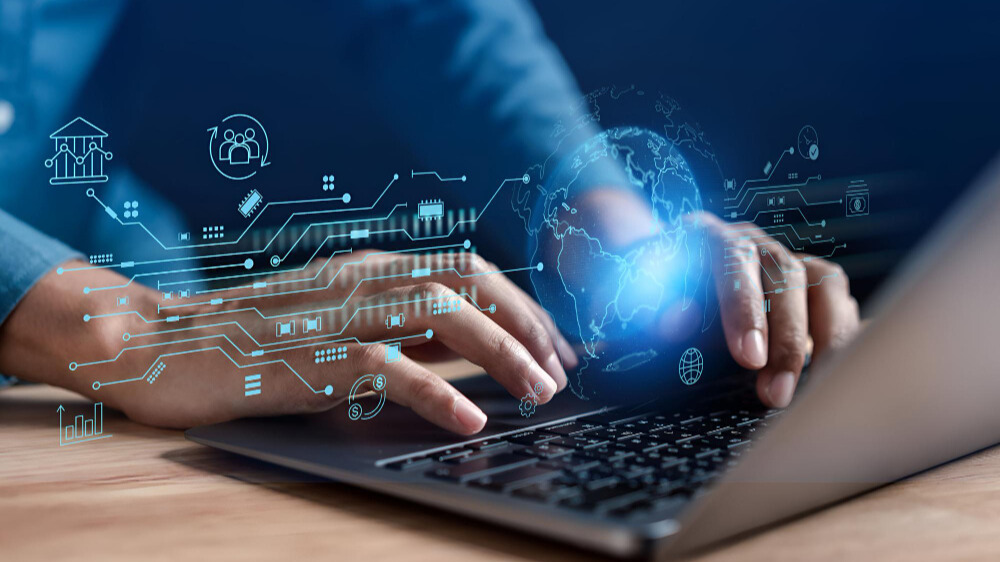 Qué está pasando en la industria tecnológica: IA, riesgos digitales y la carrera por los chips