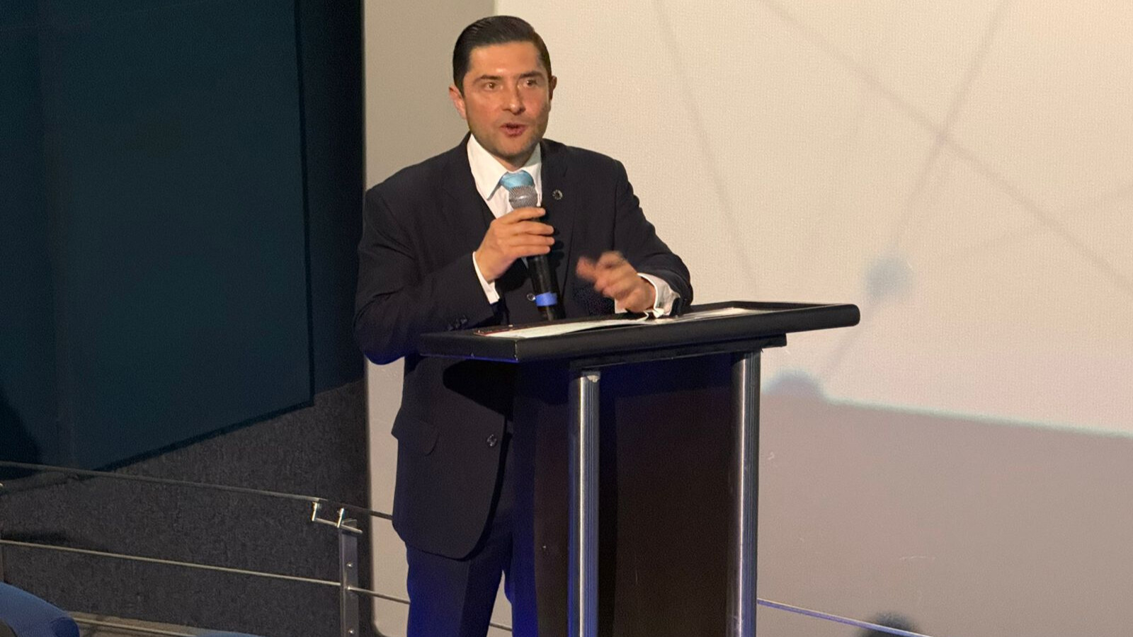 José Luis Urrutia, presidente saliente Canacintra Estado de México (2023-2025).