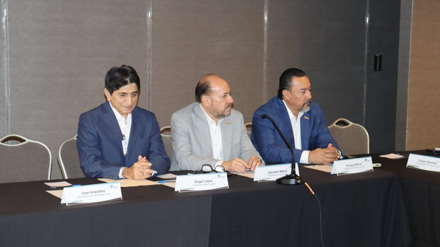 Ángel López, presidente de INDEX Yucatán; Salvador Maese, presidente de INDEX Mexicali; Enrique Morán, presidente de INDEX Nuevo Laredo.