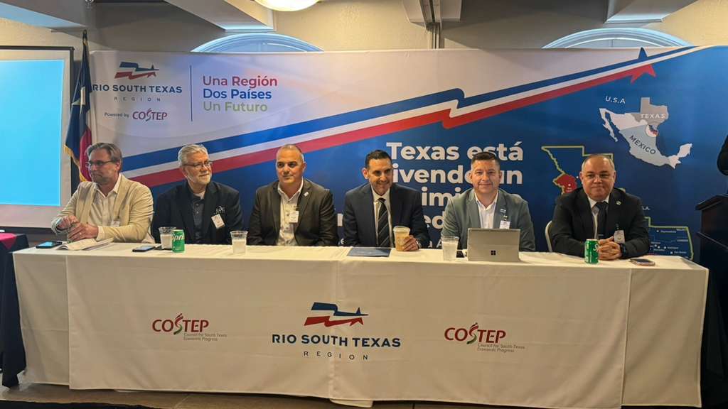Roberto Vale, de Rio Grande EDC; Steven Valdez, de Weslaco EDC;  Alejandro Barrera, de Roma EDC; Ralph García de McAllen EDC; César Hernández, de MileOne y Jeffrey Salcedo de Edinburg EDC.