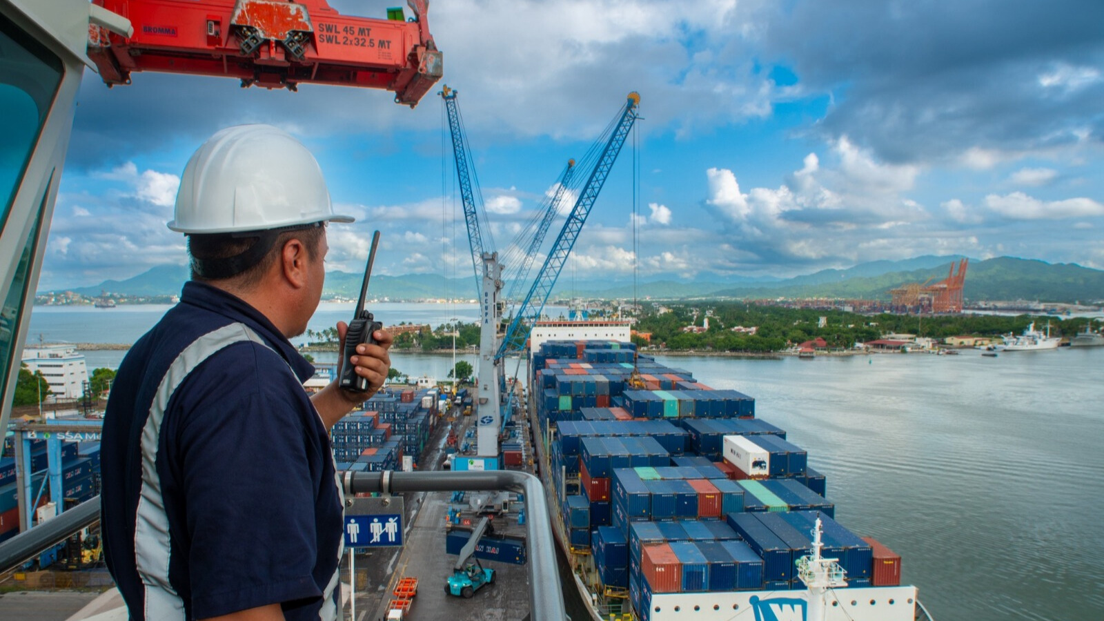 Puerto de Manzanillo rompe récord histórico con más de 354 mil contenedores en enero