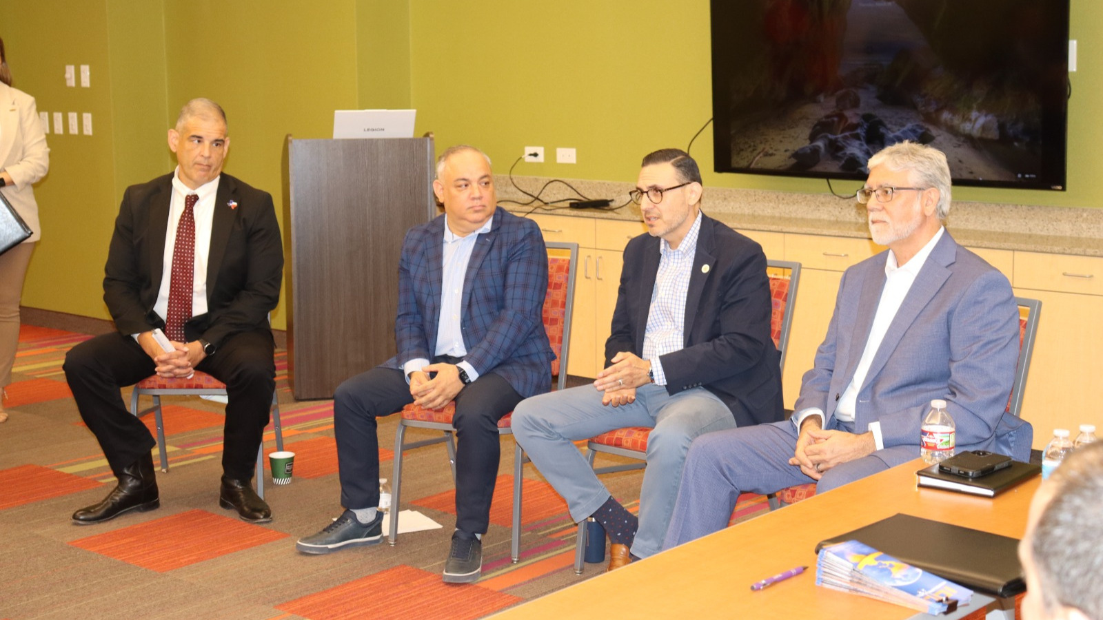 Rick Carrera, Director de Desarrollo Económico de COSTEP; Jeffrey Salecedo, Director de Dsarrollo de Negocios Internacionales en Edinburg EDC; Ralph García, Vicepresidente de Operaciones en McAllen EDC; Steve M. Valdez, CEO de Weslaco EDC.