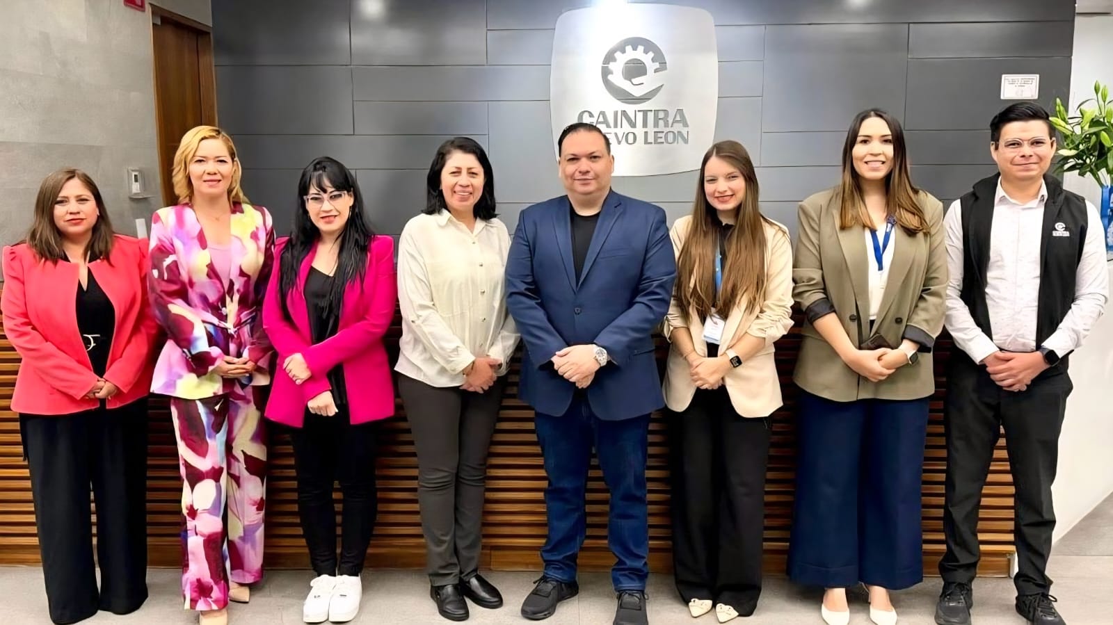 Caintra y gobierno de Nuevo León buscan cerrar brecha de talento técnico