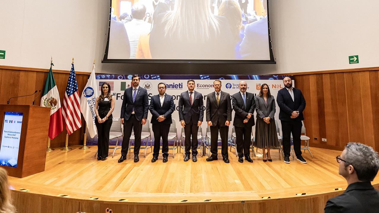 Con energía y talento, Nuevo León busca atraer fábricas de chips a México