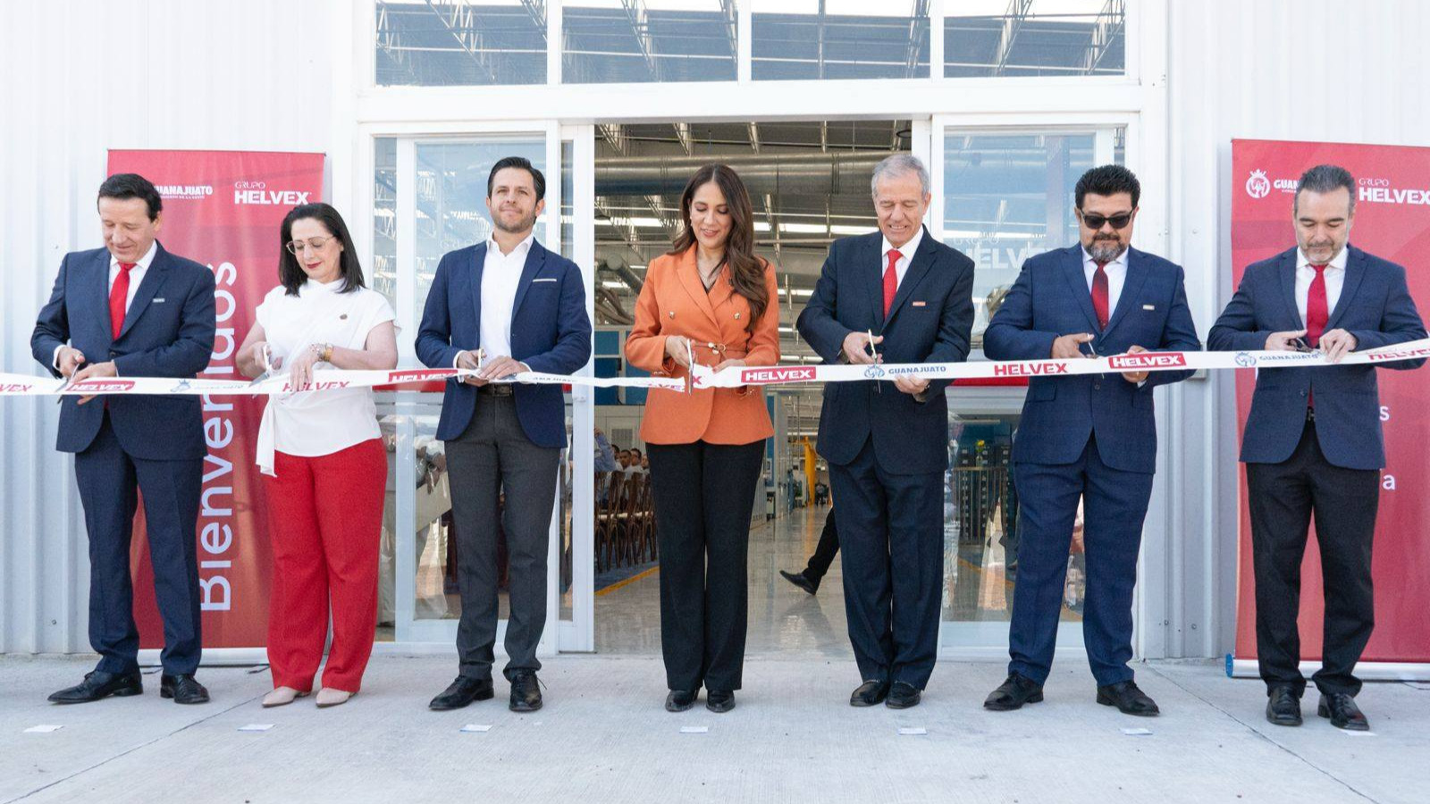 Helvex invierte 20 mdd en Guanajuato y expande su manufactura de soluciones para baño