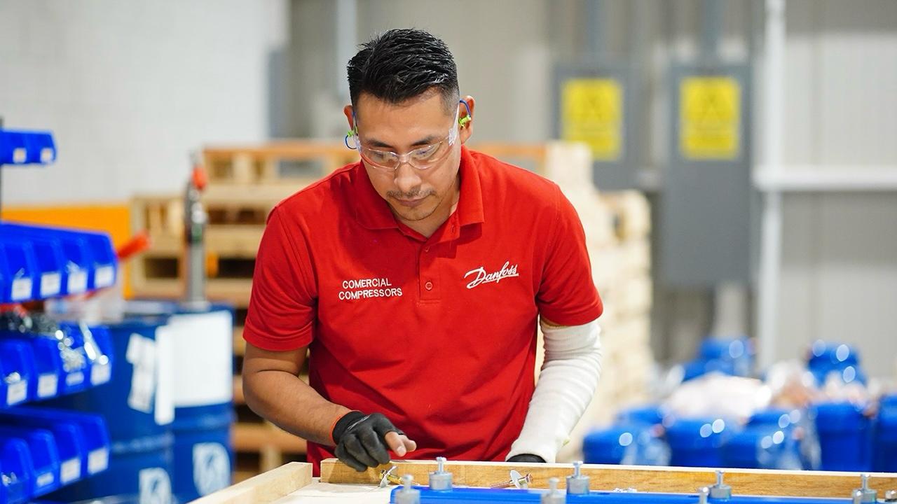 Industria de Nuevo León repunta en febrero por exportaciones y empleo