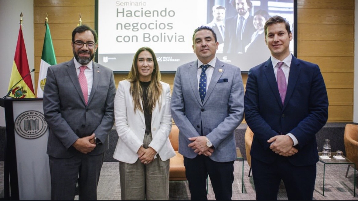 El encuentro se realizó en el marco del partido de repechaje entre Bolivia y Surinam, rumbo al Mundial.
