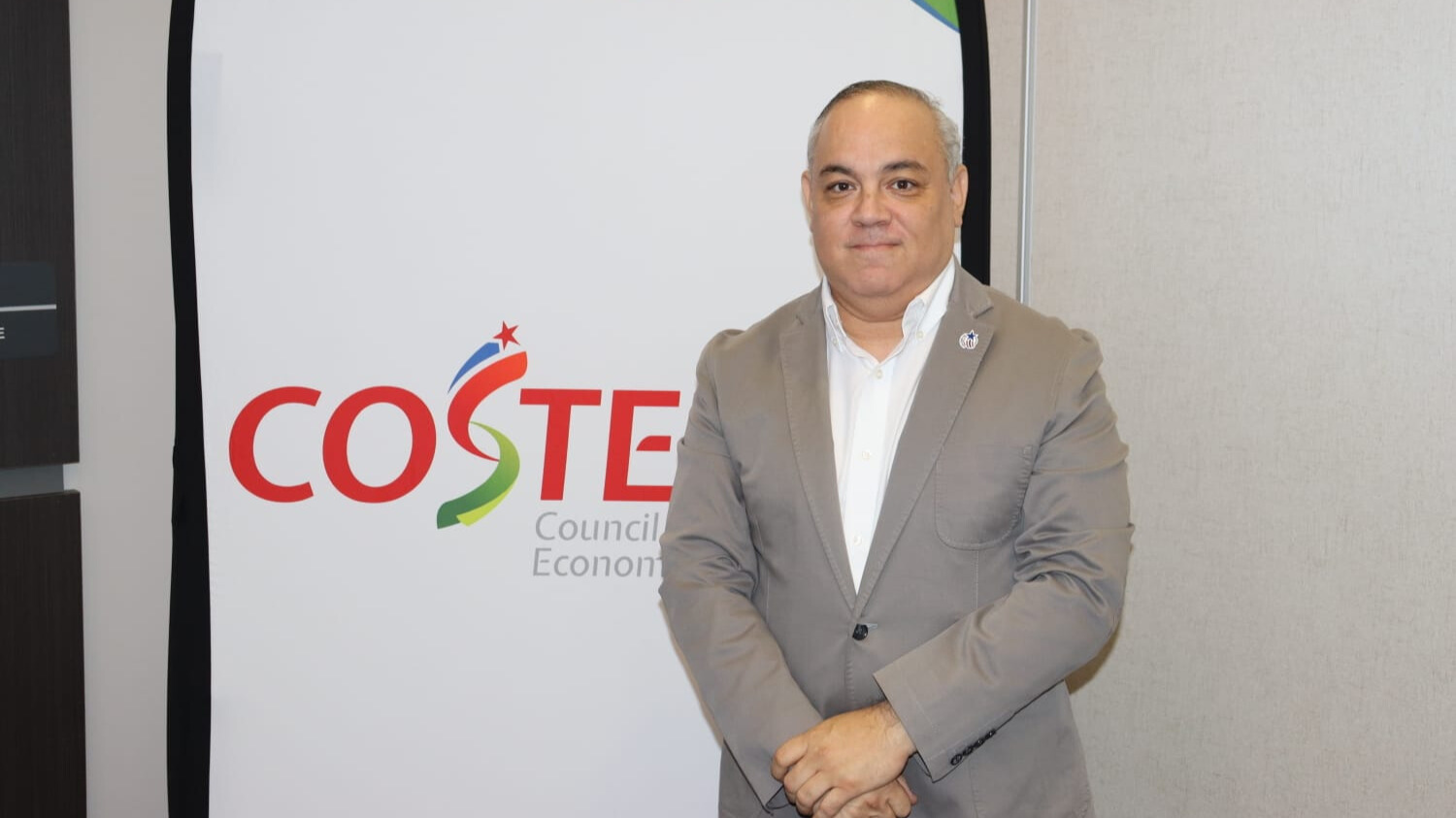 Jeffrey Salcedo, Gerente de Desarrollo de Negocios en Edinburg EDC.