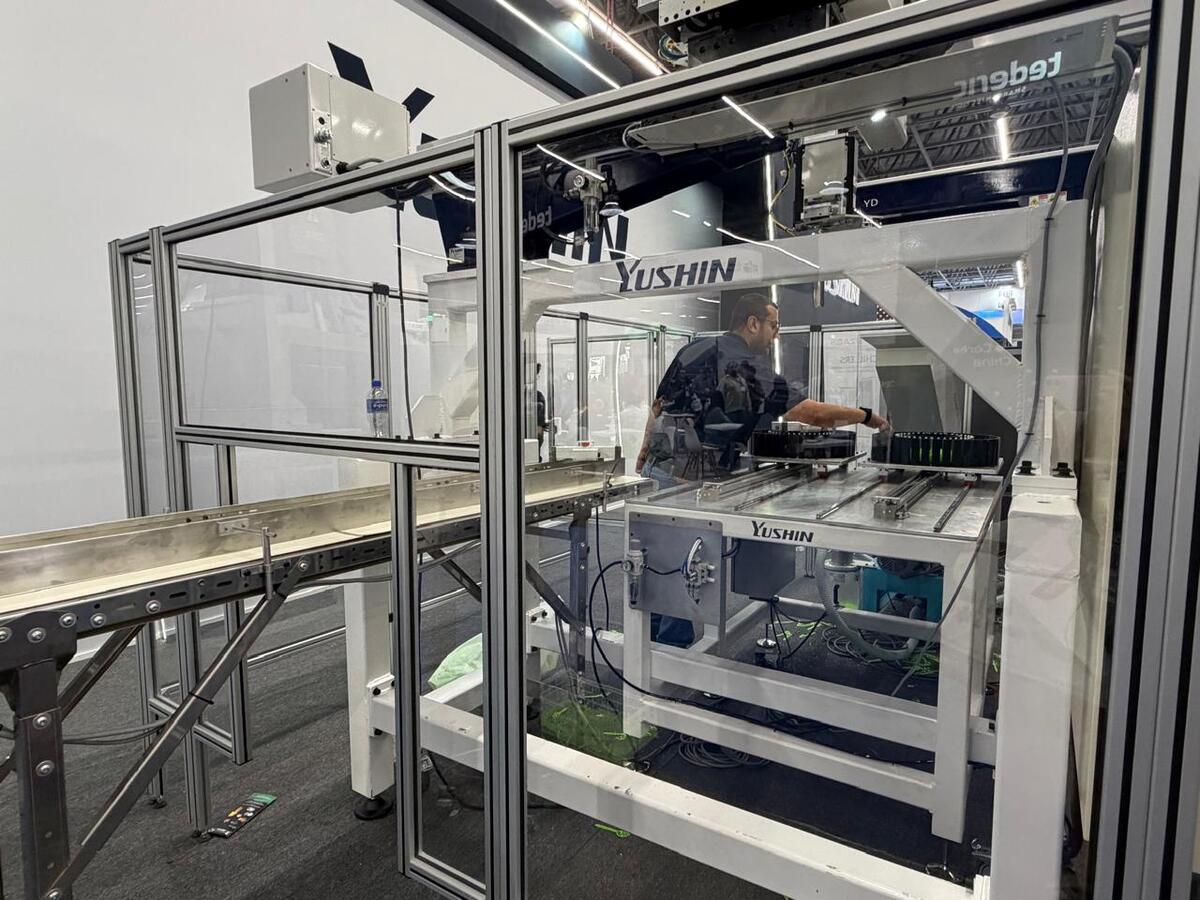 Yushin impulsa la automatización del moldeo con robots de alta precisión y soluciones adaptadas al mercado local