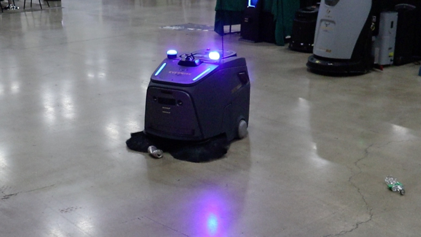 Robots autónomos llegan a la industria y transforman la limpieza en Tamaulipas