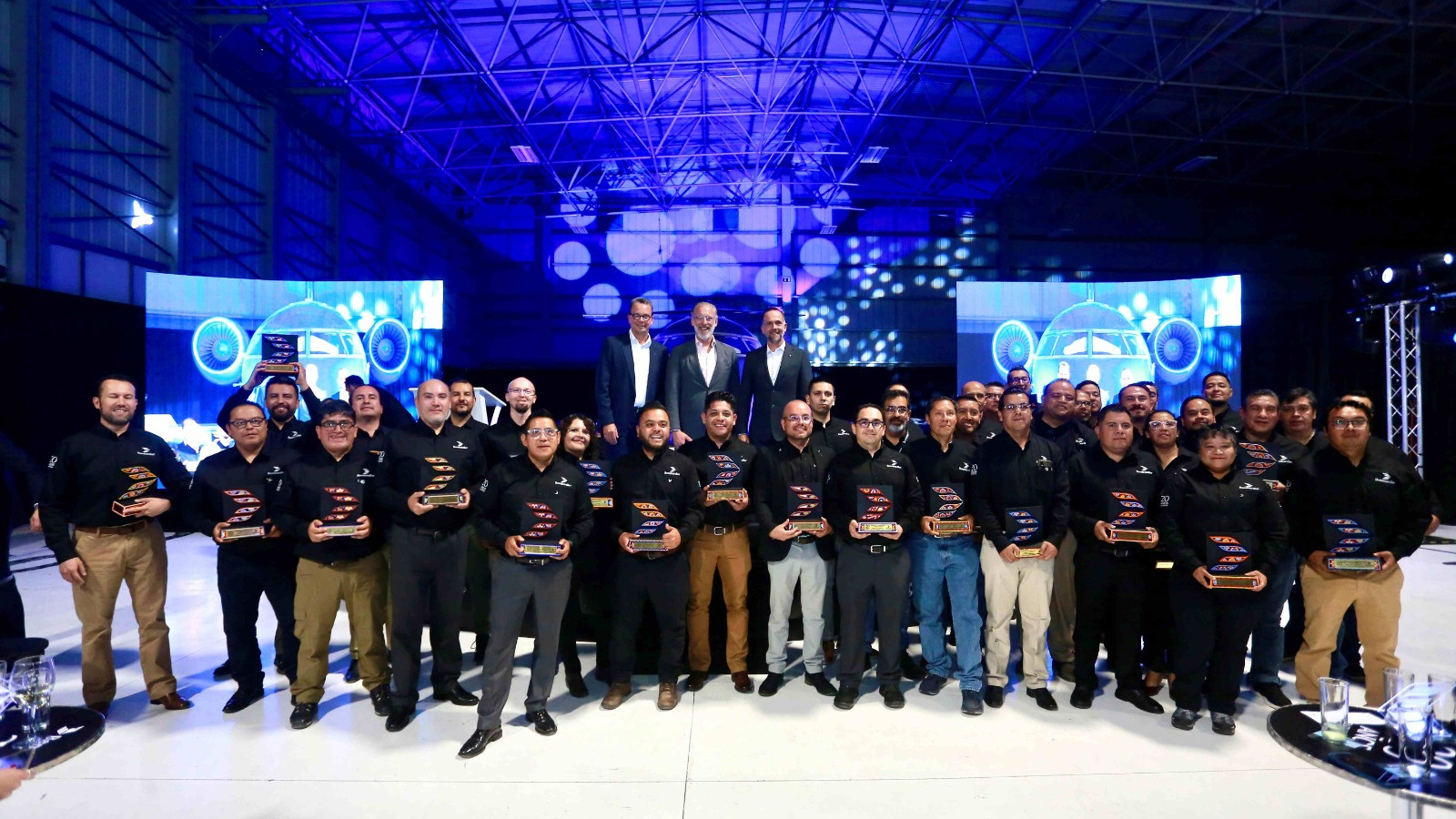 Bombardier cumple 20 años y consolida a Querétaro como potencia aeroespacial