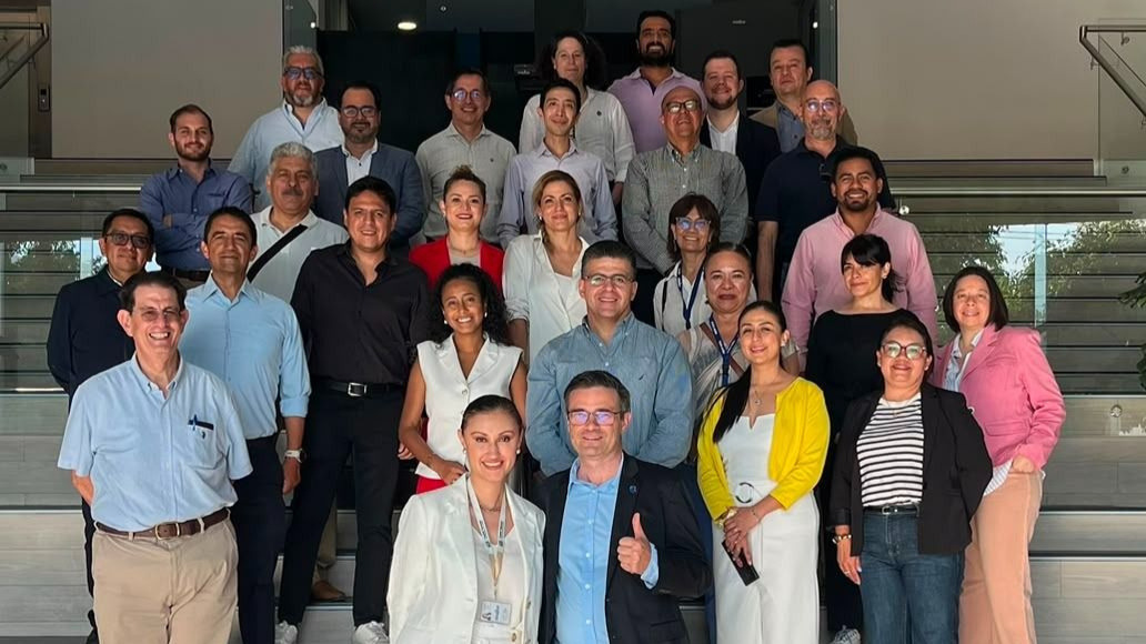 La misión empresarial visitó instalaciones de Valeo, Ascenty y mabe para fortalecer la cooperación tecnológica entre Francia y México.