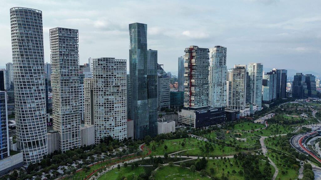 Empresas internacionales elevan demanda de oficinas premium en CDMX