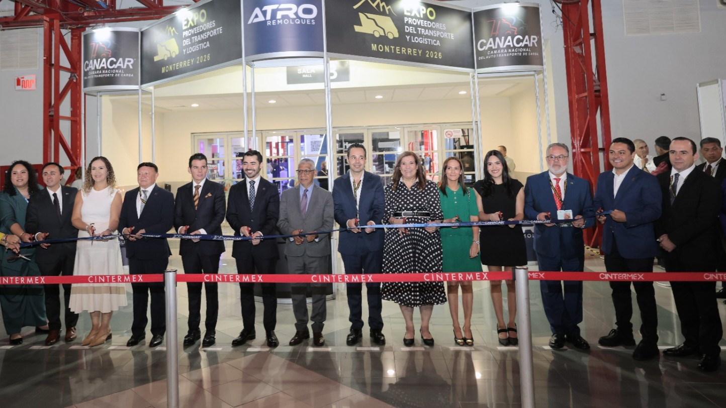 Con el corte de listón se dio inicio a las actividades de la Expo Proveedores del Transporte y Logística.