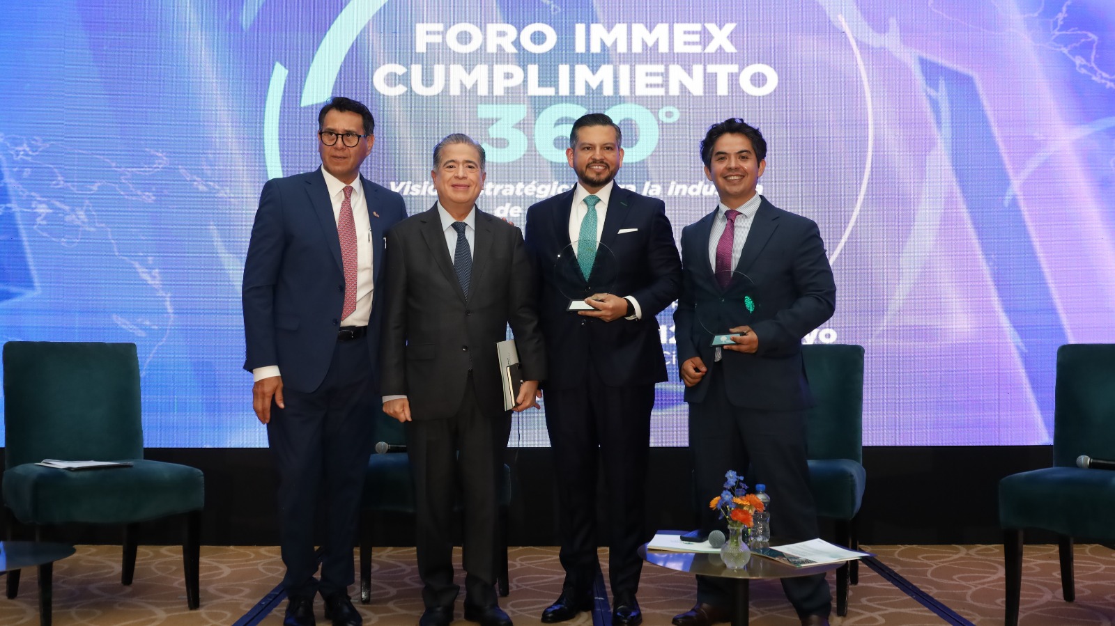 Oscar Mata, director del Comité Fiscal index Nacional; Pablo Mendoza, presidente de la Comisión Fiscal del CEE; Eduardo Pol, socio director de O&P; Juan Luis de la Peña, proposition manager en Thomson Reuters.