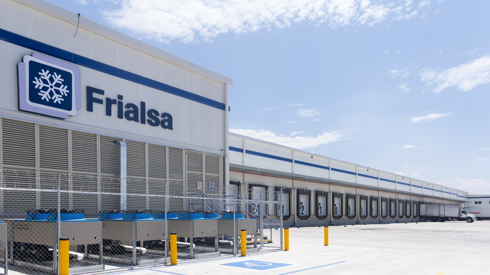 Frialsa inaugura megacentro logístico en Querétaro y prepara nueva expansión con inversión de 800 mdp