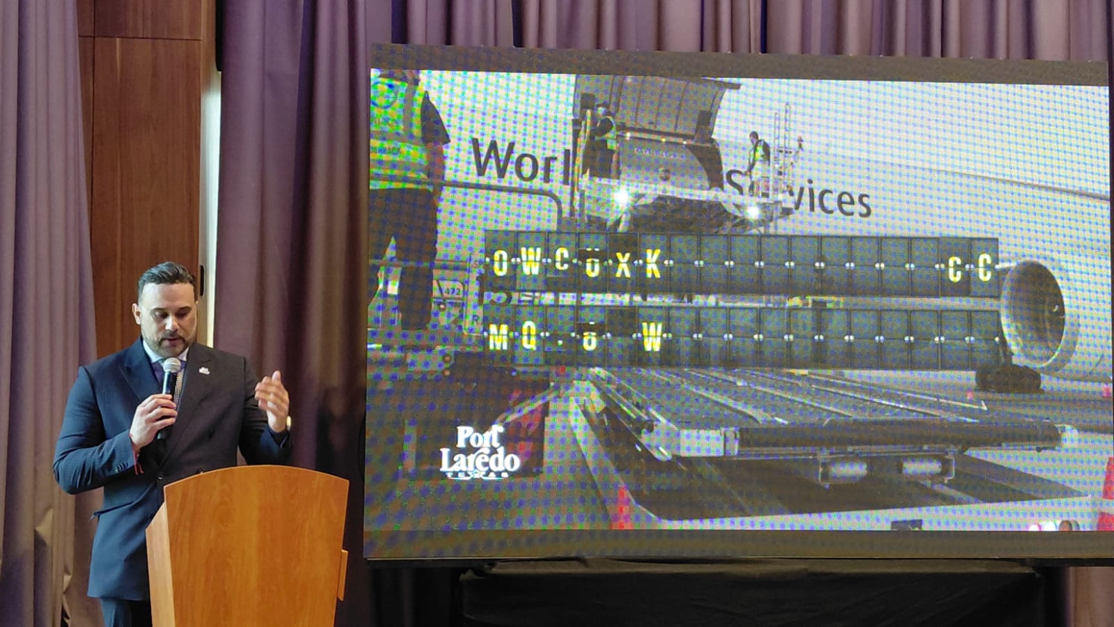 Durante la presentación del summit, Felipe G. Romero destacó el papel estratégico de Nuevo León dentro del comercio entre México y Estados Unidos.