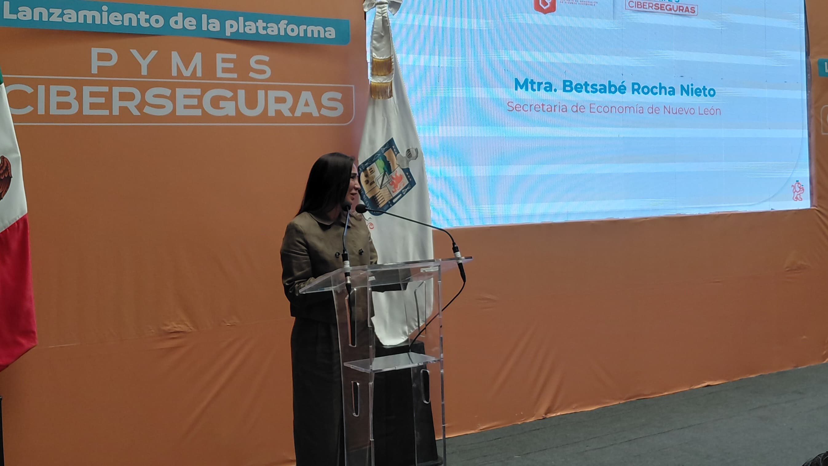 La secretaria de Economía, Betsabé Rocha, destacó que las mipymes representan el 90% de las unidades económicas en Nuevo León.