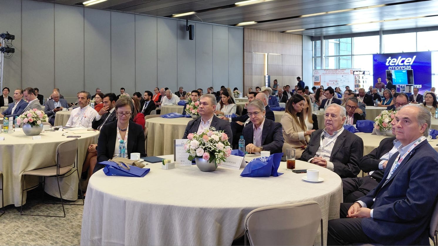 Durante el Foro Internacional de Comercio Exterior, líderes empresariales resaltaron la integración regional y la competitividad manufacturera de México.