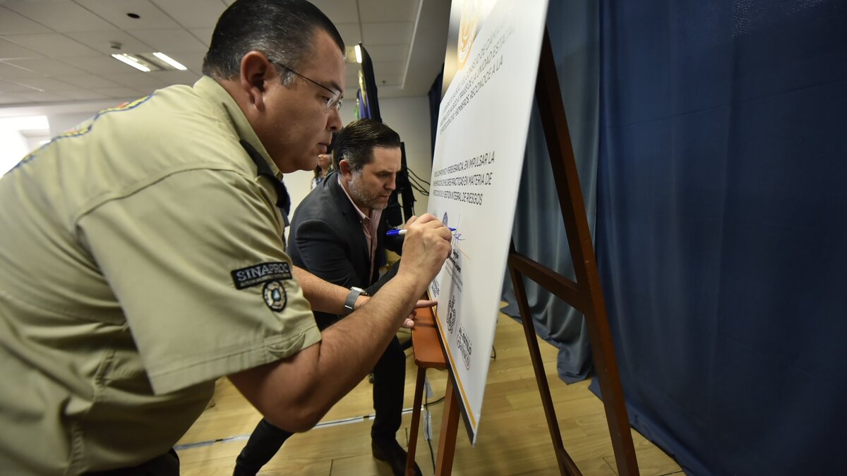 Sector industrial y Protección Civil de Jalisco impulsan cultura de prevención en centros de trabajo