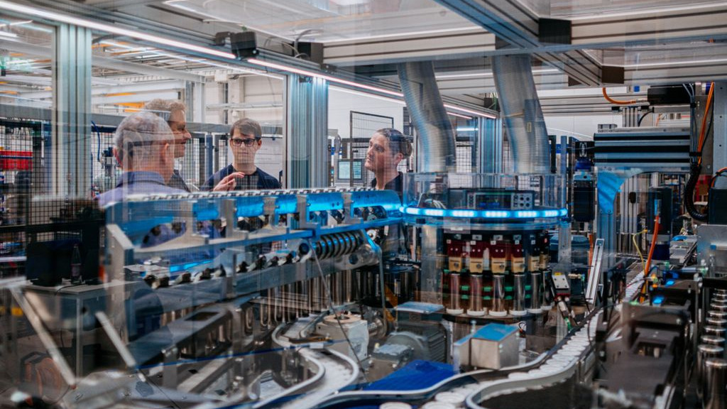 Siemens eleva 6% sus ingresos en 2026 impulsada por inteligencia artificial y centros de datos