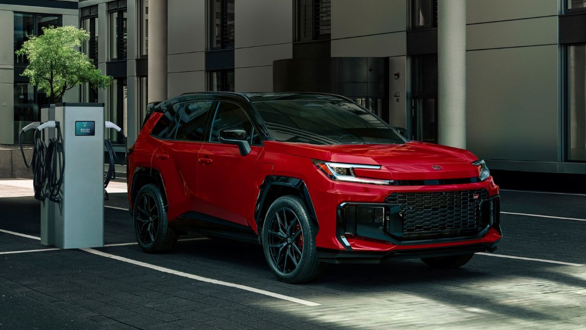 Toyota y Lexus marcan tendencia en abril: estos son los modelos más vendidos del mes
