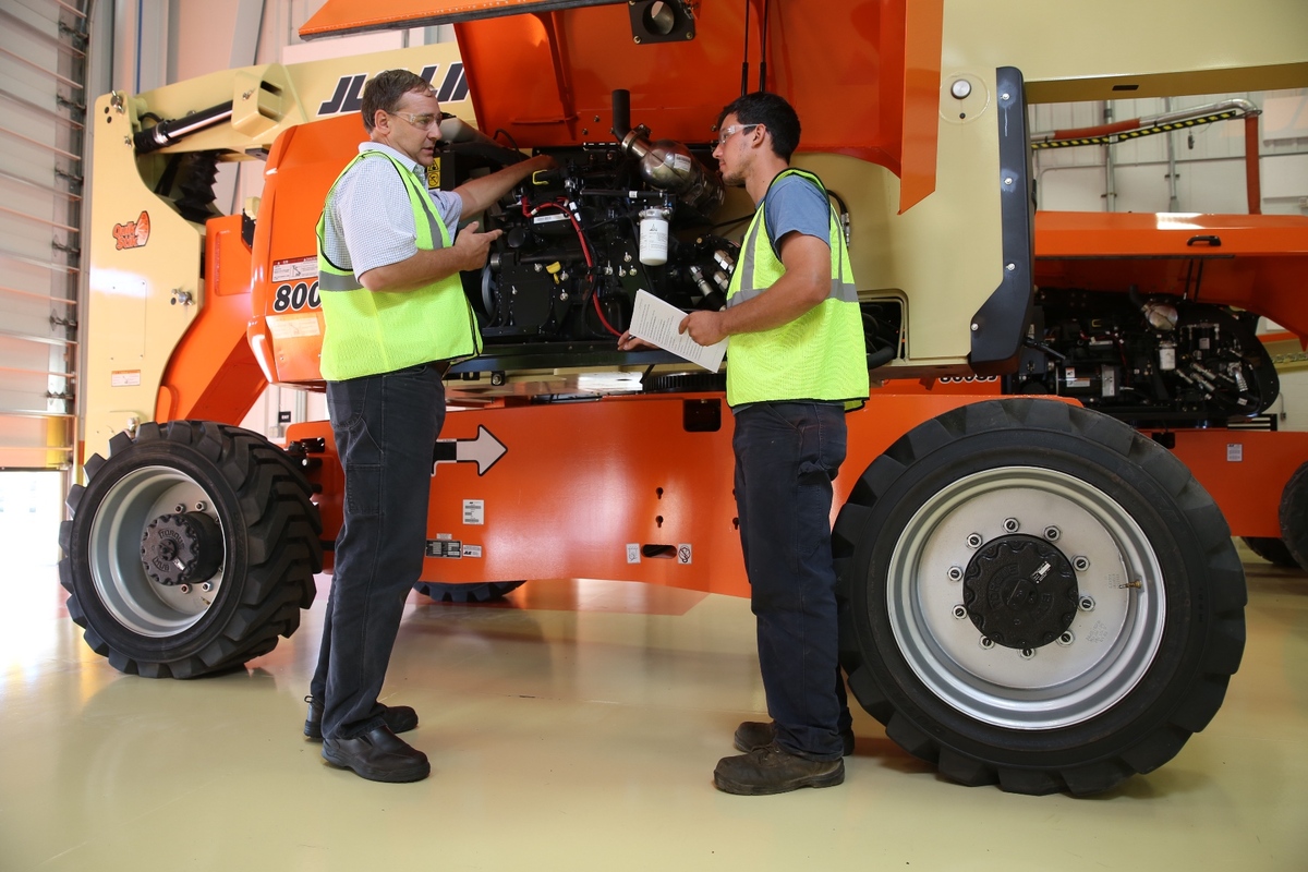 Guadalajara recibe la primera edición de Invencibles, la iniciativa de capacitación para distribuidores de JLG