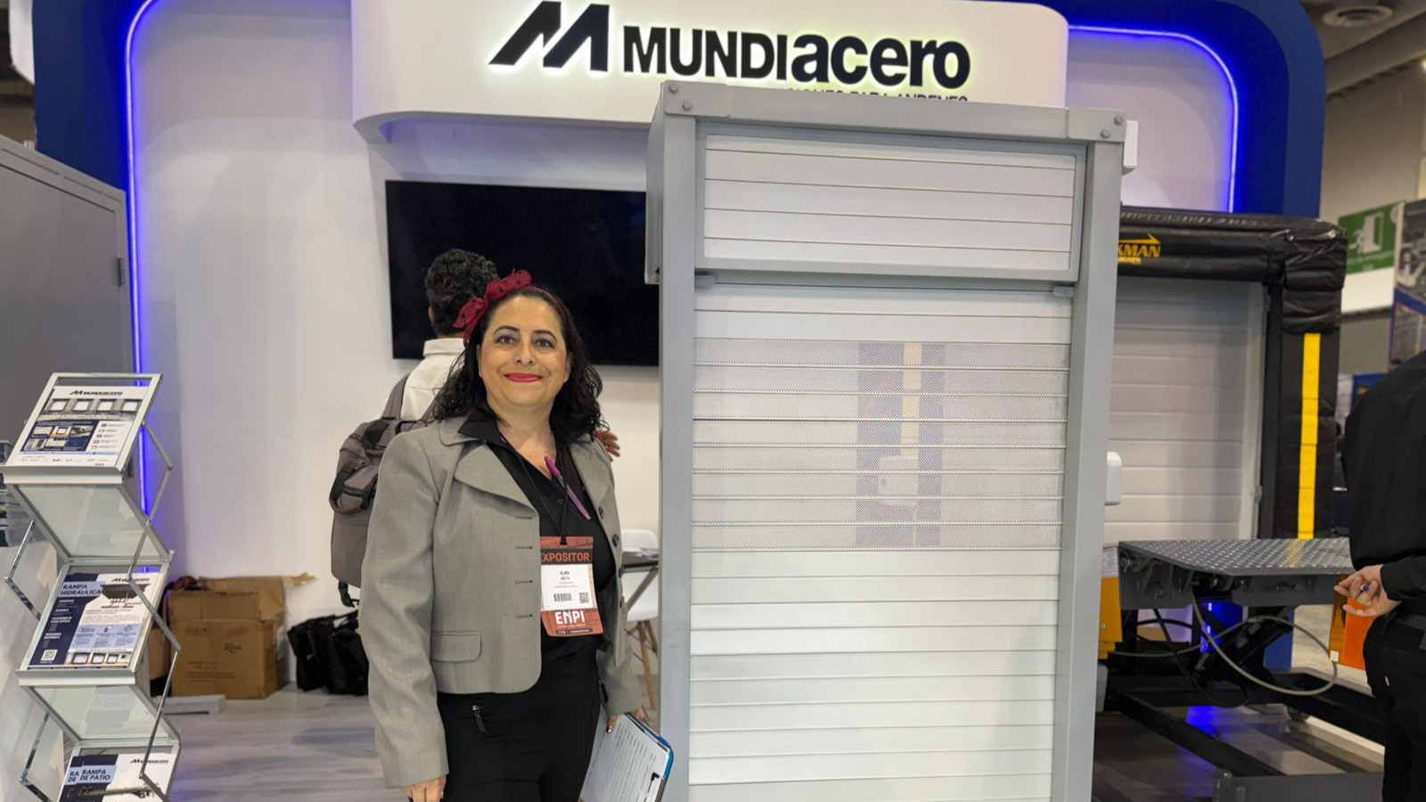 MUNDIACERO amplía presencia en parques industriales con soluciones para andenes y accesos logísticos