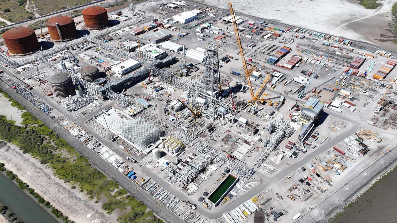 Planta de amoniaco de 1,631 mdd en Sinaloa alcanza 88% de avance y se acerca a operar