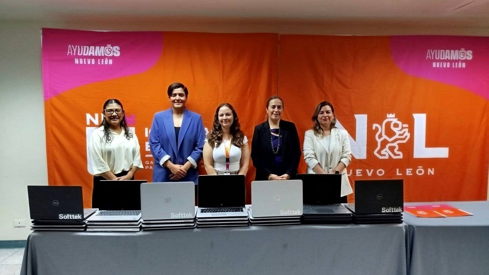 Softtek impulsa la formación de programadores en Nuevo León con nuevos clubes tecnológicos para niños
