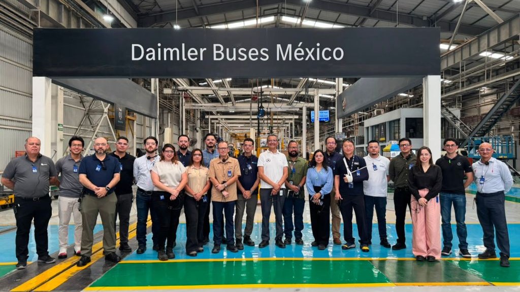 CLAUT fortalece la competitividad automotriz con intercambio de mejores prácticas en Mercedes-Benz Buses