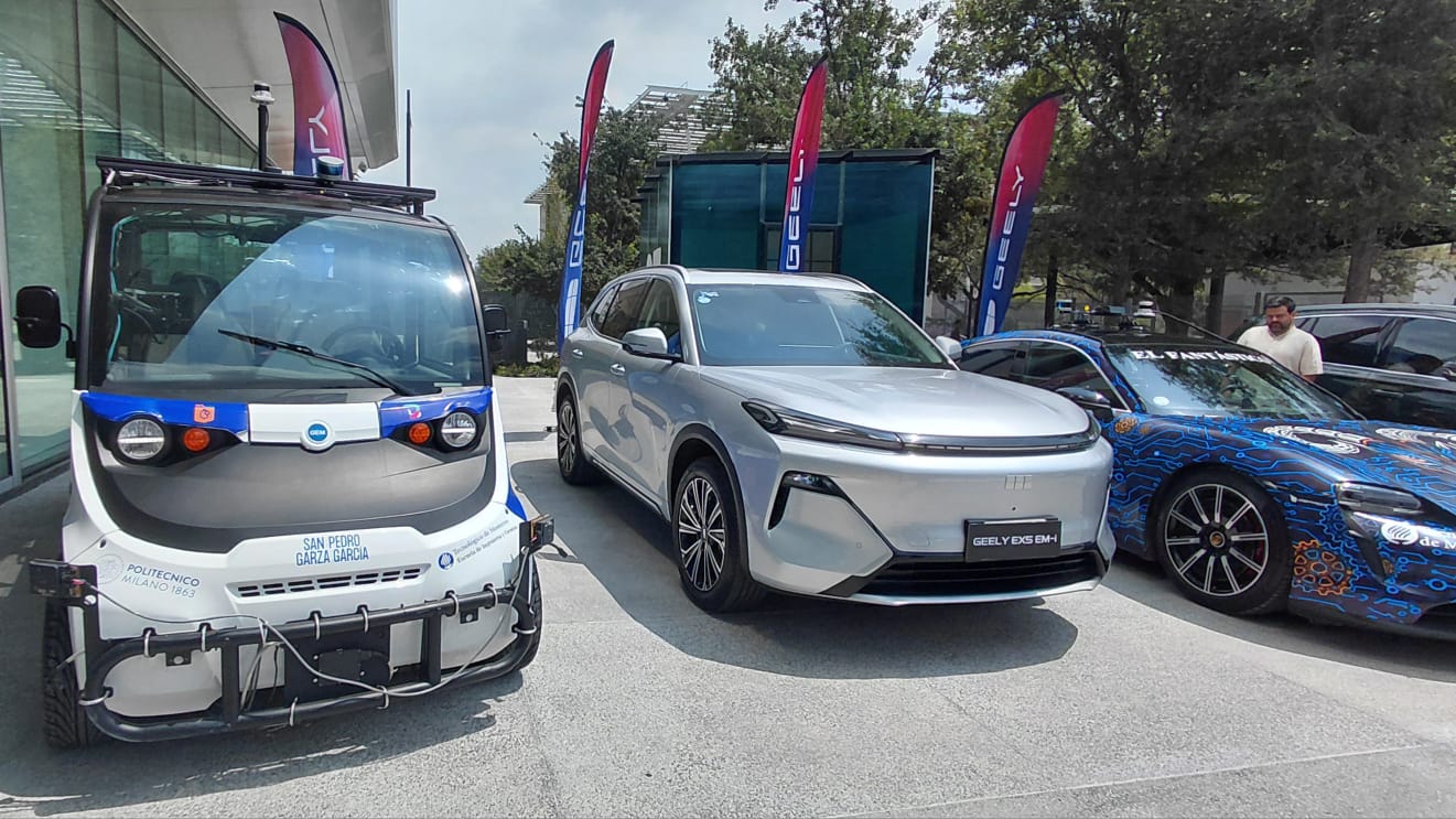 El modelo Geely EX5 EM-i se integra al laboratorio como parte de la flota destinada a la investigación y formación académica.