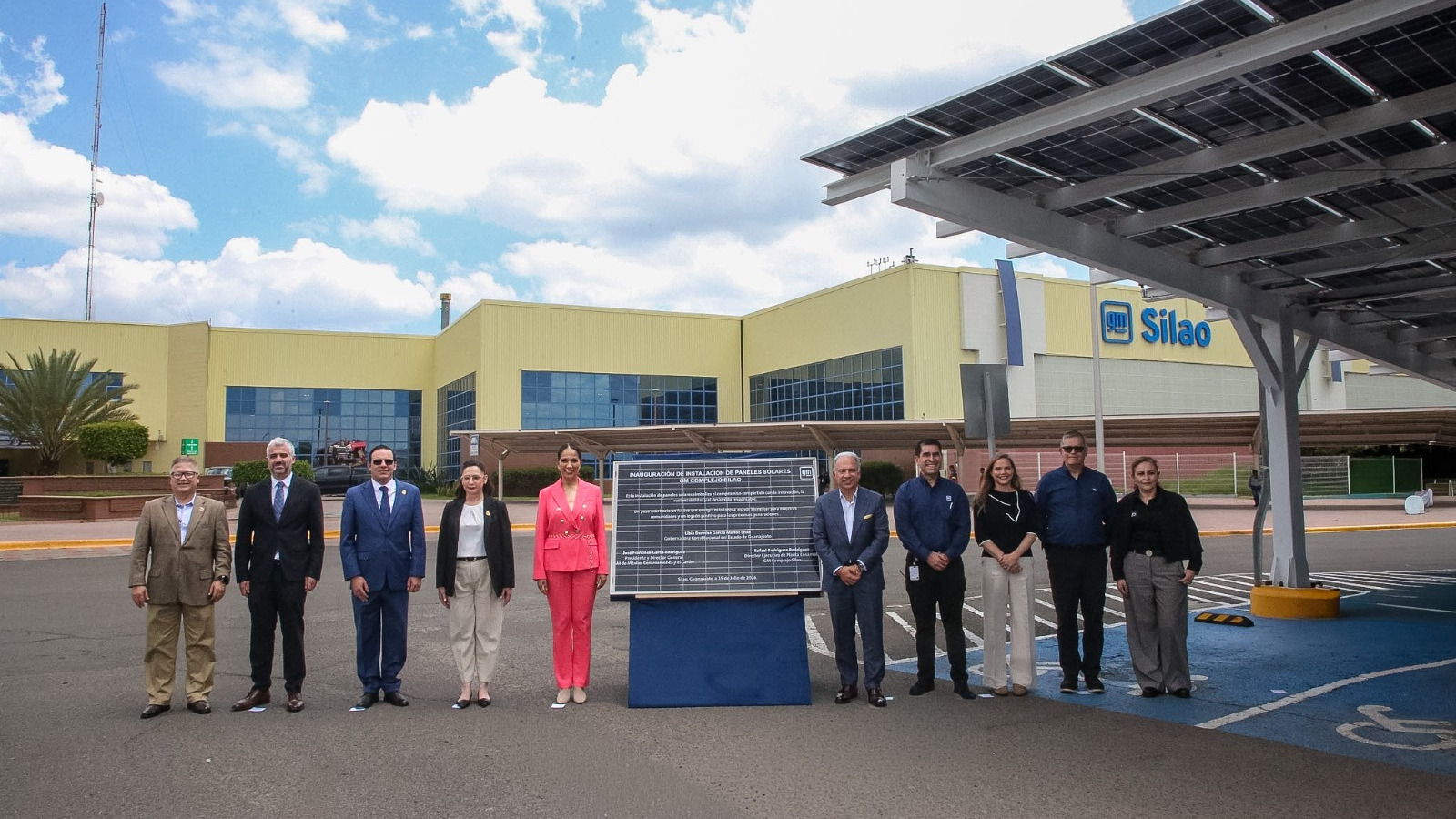 General Motors inaugura planta solar en Silao y reducirá 870 toneladas de CO₂