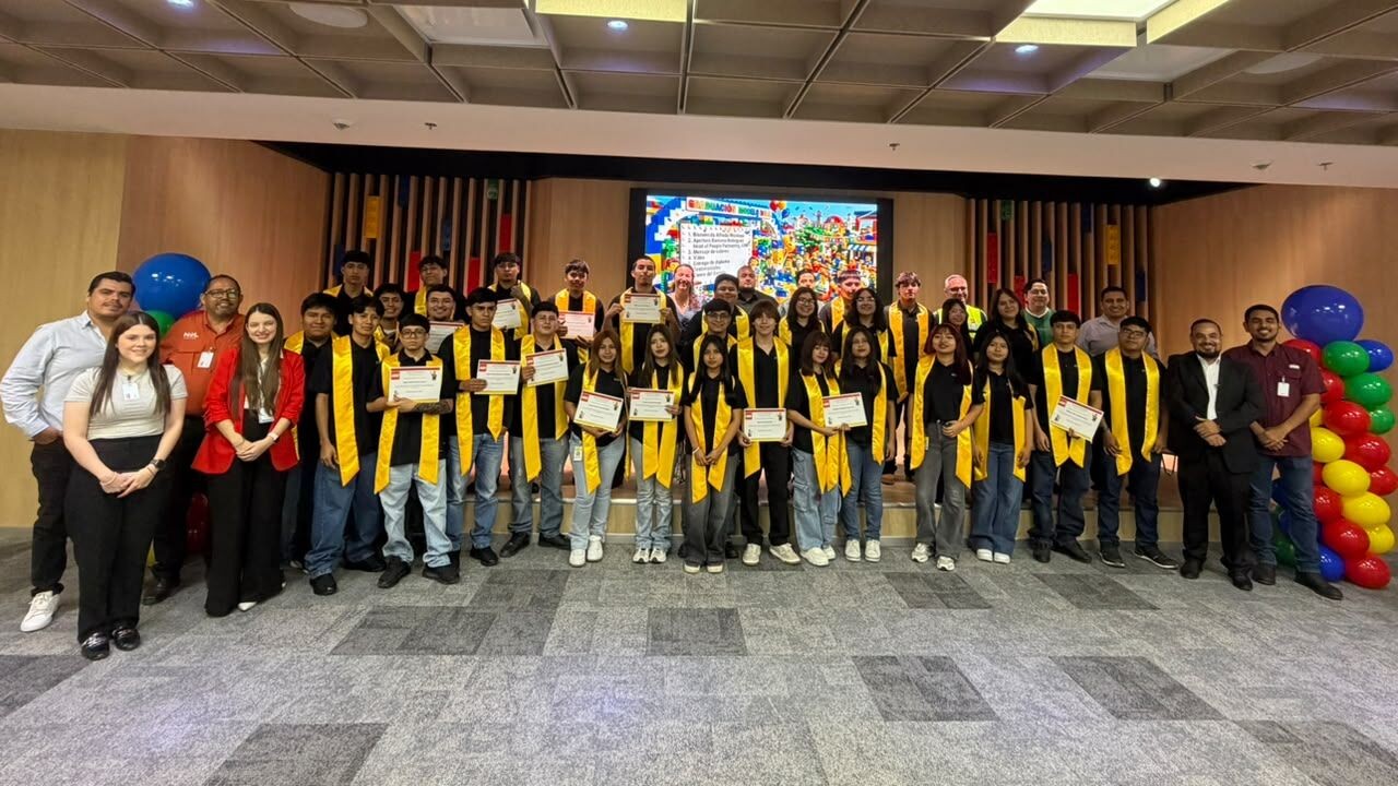 Grupo LEGO forma a 32 técnicos con Modelo Dual ante déficit de talento en Nuevo León